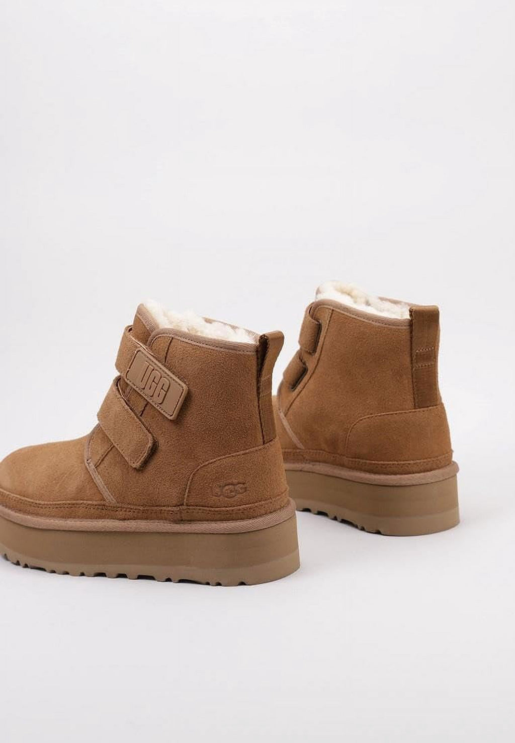 Big and Little Kid's UGG Neumel Platform Chukka Chestnut (1130776K-CHE) - 6