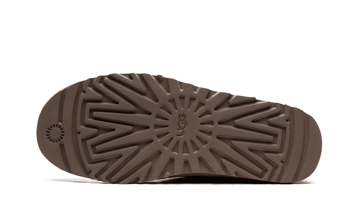 UGG MENS Neumel "40:40:40 Anniversary Sand" 1096009 SAN 1096009 SAN from Stadium Goods